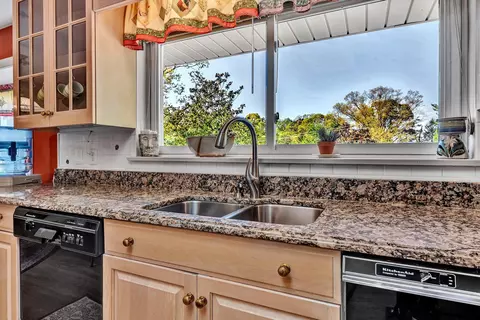 Kitchen - 3588 Wright Rd SW, Roanoke, VA 24015 photo 4 of 4