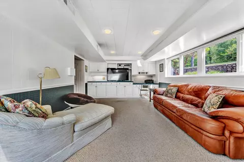 Living - 3588 Wright Rd SW, Roanoke, VA 24015 photo 5 of 5