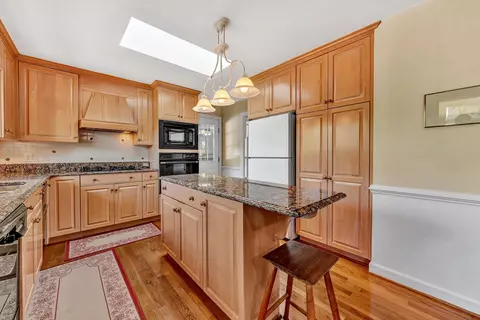Kitchen - 3588 Wright Rd SW, Roanoke, VA 24015 photo 3 of 4