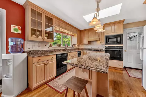 Kitchen - 3588 Wright Rd SW, Roanoke, VA 24015 photo 2 of 4