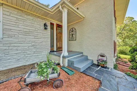 Exterior - 3588 Wright Rd SW, Roanoke, VA 24015 photo 5 of 28