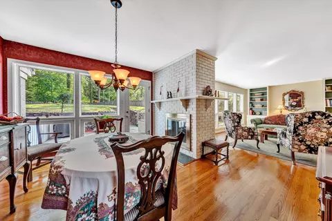 Dining - 3588 Wright Rd SW, Roanoke, VA 24015 photo 2 of 3