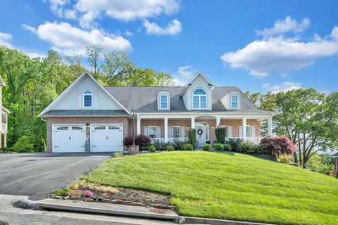 470 Stoneledge Dr, Roanoke, VA 24019