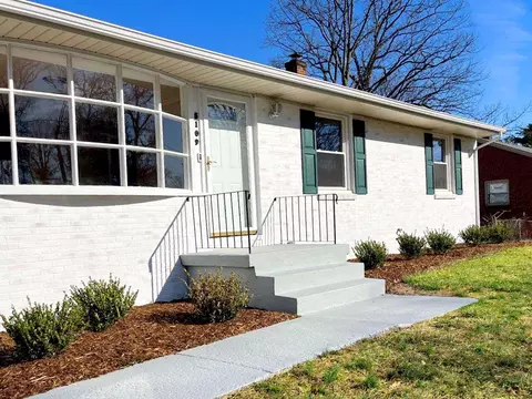 5109 Youngwood Dr NW, Roanoke, VA 24017