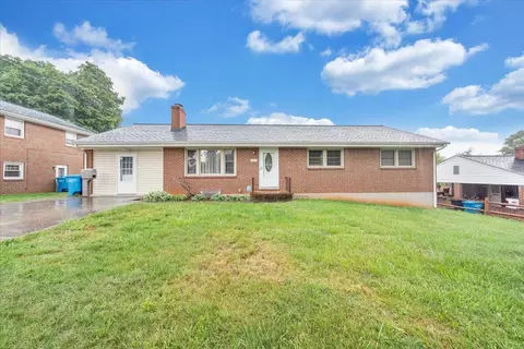 121 Maplelawn Ave NE, Roanoke, VA 24012