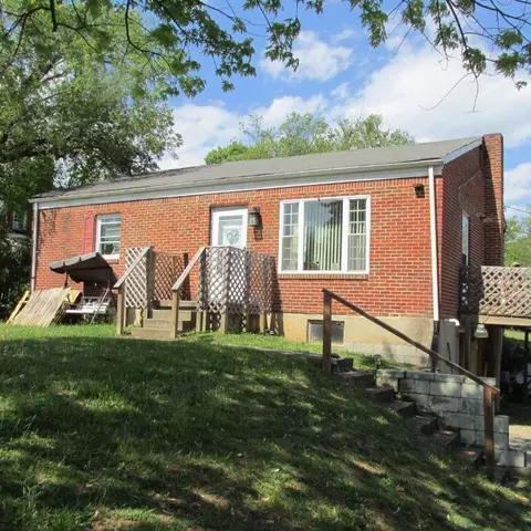 3601 Cove Rd NW, Roanoke, VA 24017