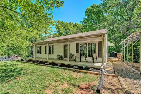 1209 Amy Ln, Moneta, VA 24121