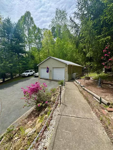 718 Mt Pleasant Dr, Covington, VA 24426 photo 15