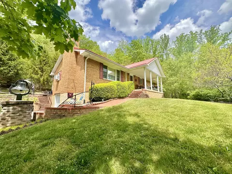 718 Mt Pleasant Dr, Covington, VA 24426 photo 7