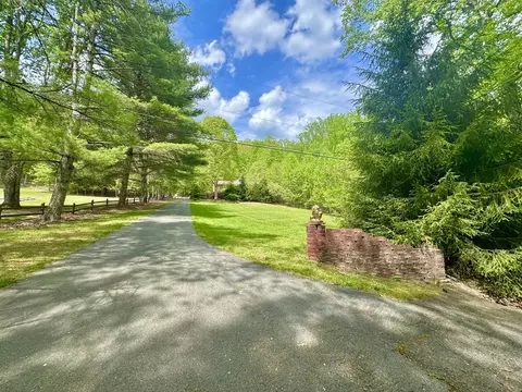 718 Mt Pleasant Dr, Covington, VA 24426 photo 3