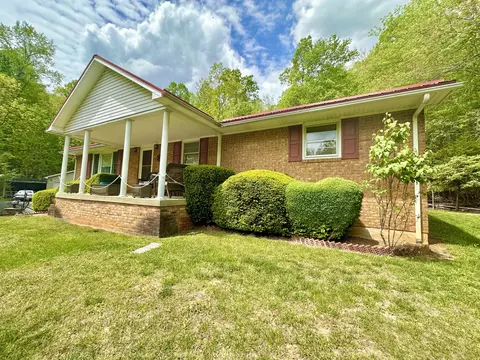 718 Mt Pleasant Dr, Covington, VA 24426 photo 9