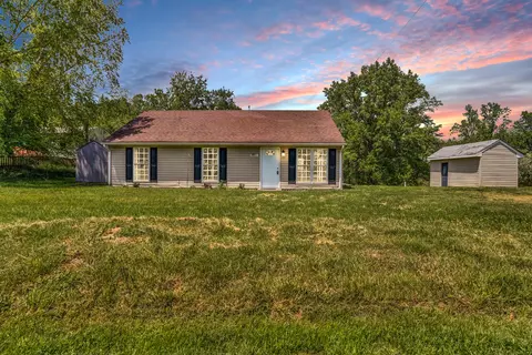 3801 Whispering Ln, Roanoke, VA 24014