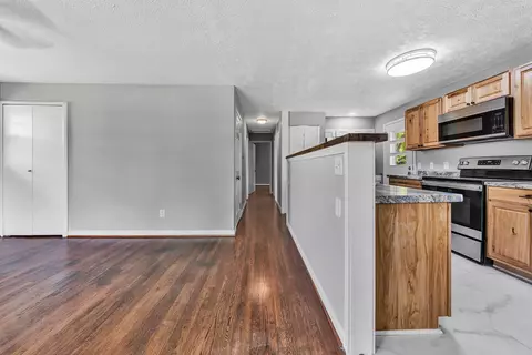Entry Way - 3301 Ruston St NE, Roanoke, VA 24012 photo 1 of 1