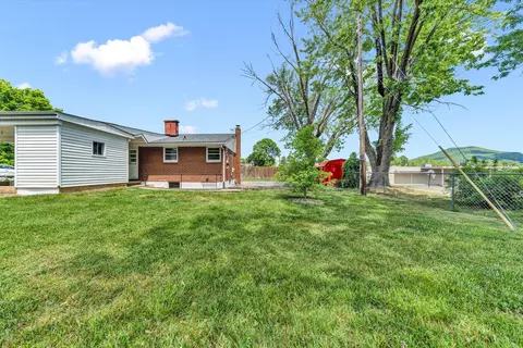 Exterior - 3301 Ruston St NE, Roanoke, VA 24012 photo 5 of 5