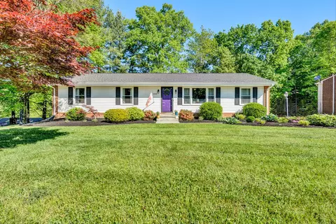 5545 Deer Park Dr, Roanoke, VA 24019