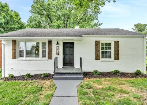 325 S Preston Rd, Vinton, VA 24179