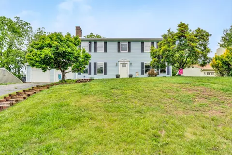 3143 Garst Cabin Dr, Roanoke, VA 24018