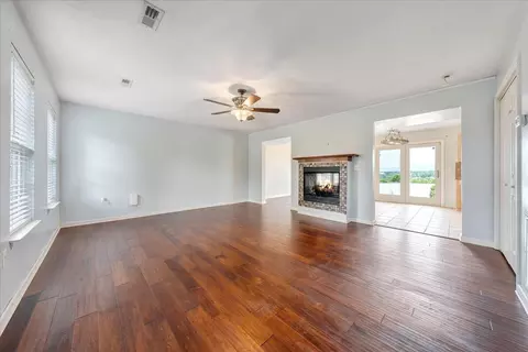 4818 Golfview Dr NE, Roanoke, VA 24019 photo 2