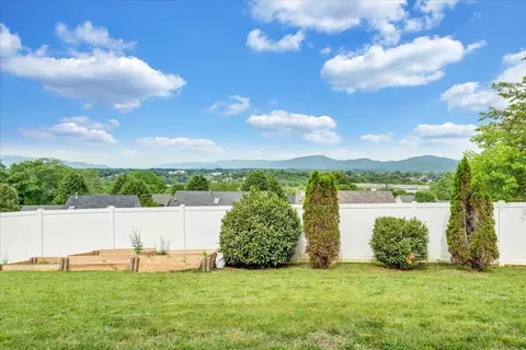 4818 Golfview Dr NE, Roanoke, VA 24019 photo 43