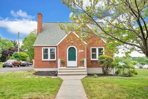 5011 Pleasant Hill Dr, Roanoke, VA 24018