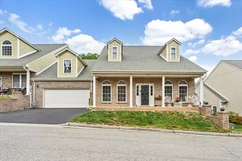 5415 Quail Ridge Ct, Roanoke, VA 24018