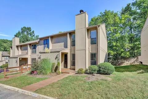 7222 Woods Crossing Dr, Roanoke, VA 24018