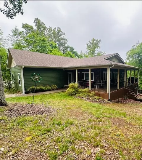 108 Hilltop Dr, Huddleston, VA 24104