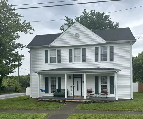 130 Cedar Ave, Vinton, VA 24179