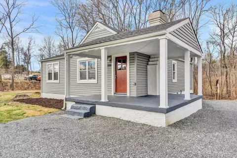 6843 Roanoke Rd, Fincastle, VA 24090