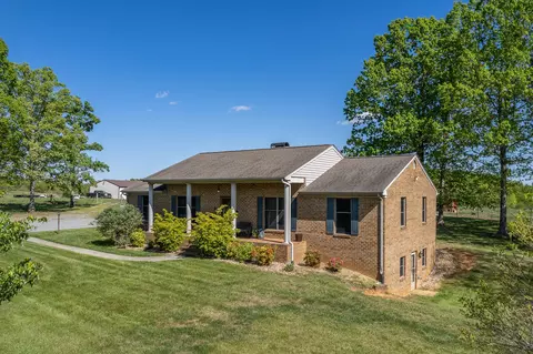 1435 Dumpling Mountain Rd, Bedford, VA 24523