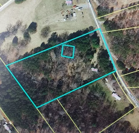 1969 Hales Ford Rd, Moneta, VA 24121