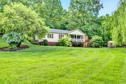 3446 Poff Ln, Roanoke, VA 24018