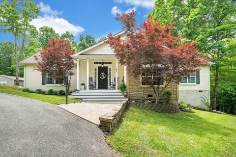 140 White Oak Rd, Boones Mill, VA 24065