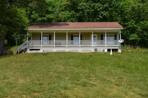 5394 Canyon Rd, Roanoke, VA 24018
