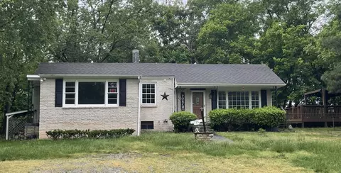 735 Gates Ln NE, Roanoke, VA 24012