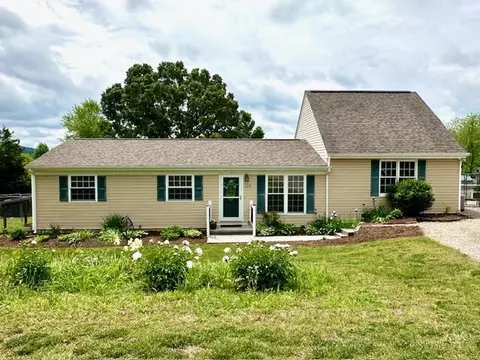 115 Ridgebourne Ct, Goodview, VA 24095