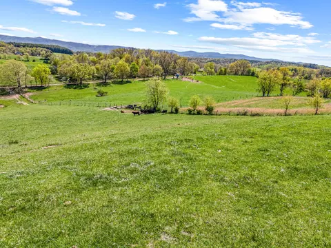 Exterior - 3720 Shiloh, Pulaski, VA 24301 photo 13 of 32