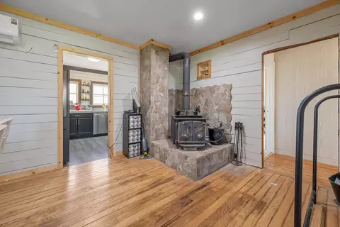 Entry Way - 3720 Shiloh, Pulaski, VA 24301 photo 2 of 5