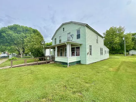 Exterior - 411 Commerce Ave, Iron Gate, VA 24448 photo 3 of 7