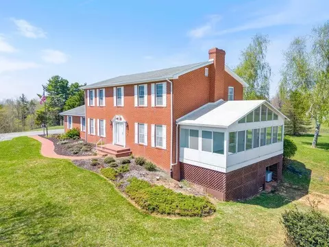 Exterior - 3081 Daniels Run Rd NE, Check, VA 24072 photo 3 of 13