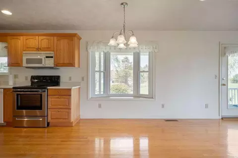 Living - 3081 Daniels Run Rd NE, Check, VA 24072 photo 1 of 7