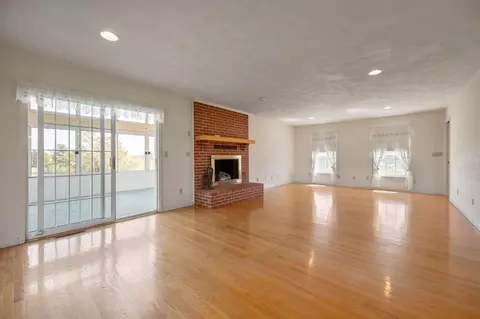 Living - 3081 Daniels Run Rd NE, Check, VA 24072 photo 3 of 7