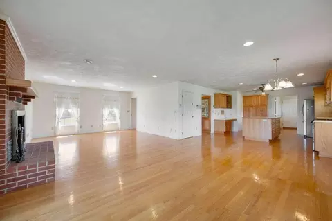 Living - 3081 Daniels Run Rd NE, Check, VA 24072 photo 4 of 7