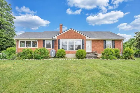8443 Belle Haven Rd, Roanoke, VA 24019