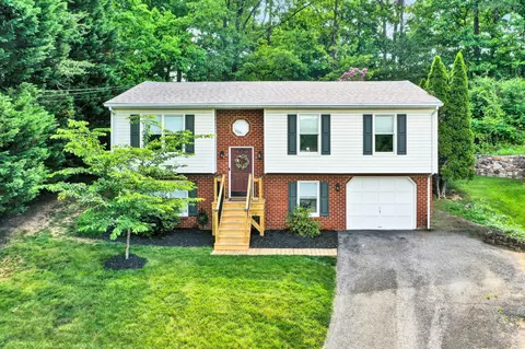 4065 Crawford Rd, Roanoke, VA 24018