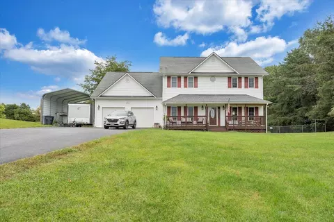 50 Bloodhound Ln, Fincastle, VA 24090
