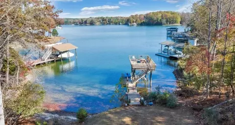 202 Spring Dr, Huddleston, VA 24104