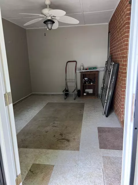 Exterior - 913 Estates Rd SE, Roanoke, VA 24014 photo 5 of 5