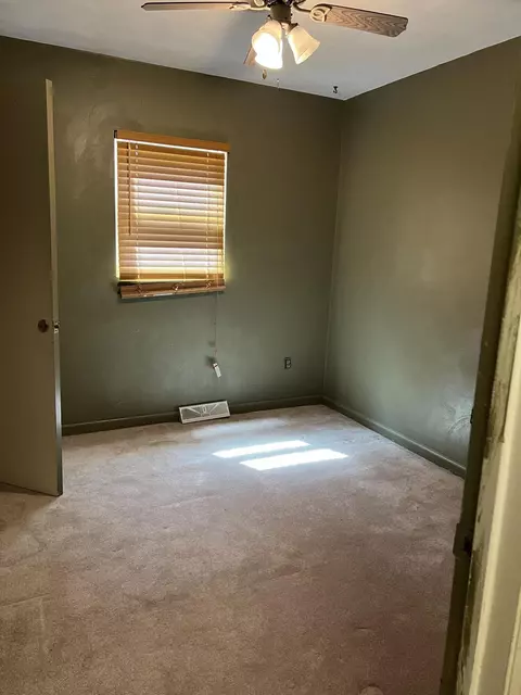 Bedroom - 913 Estates Rd SE, Roanoke, VA 24014 photo 1 of 2