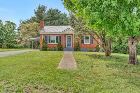 3452 Oaklawn Ave NW, Roanoke, VA 24012